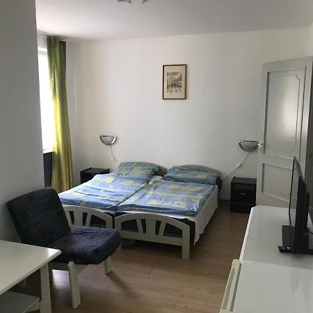 Francoise Szallo Balatonlelle Buitenkant foto