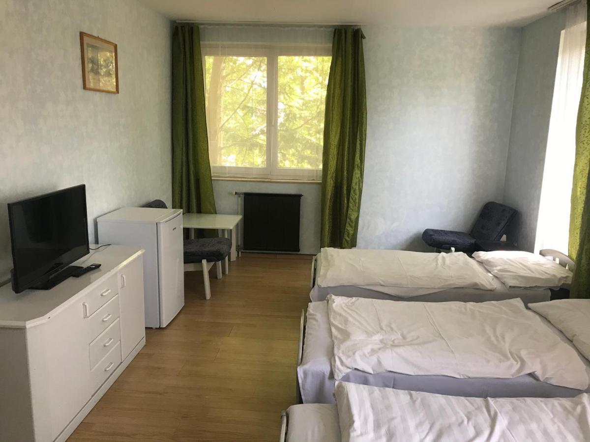 Francoise Szallo Balatonlelle Buitenkant foto